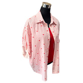 Blusa Oversize Listada Con Corazones Y Abotonada